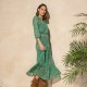 Robe longue imprimé bohème chic sur fond vert