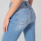 Jean slim 7/8 ème bleu très clair en denim powerstretch gainant